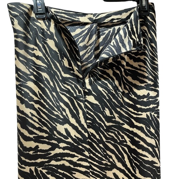 Women's H&M Tiger Print Midi Skirt Size 10, Zipper On Back, Flowy - Picture 11 of 14